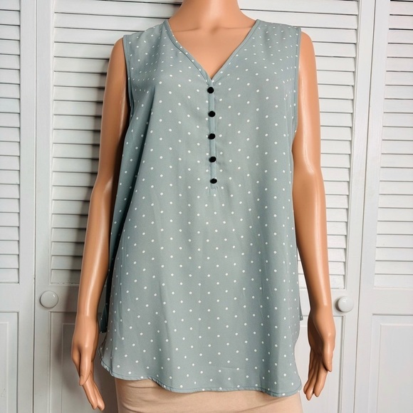 2/$25 MAURICES Plus Size Madison Polka Dot Tank Top Size 1X - Picture 1 of 6